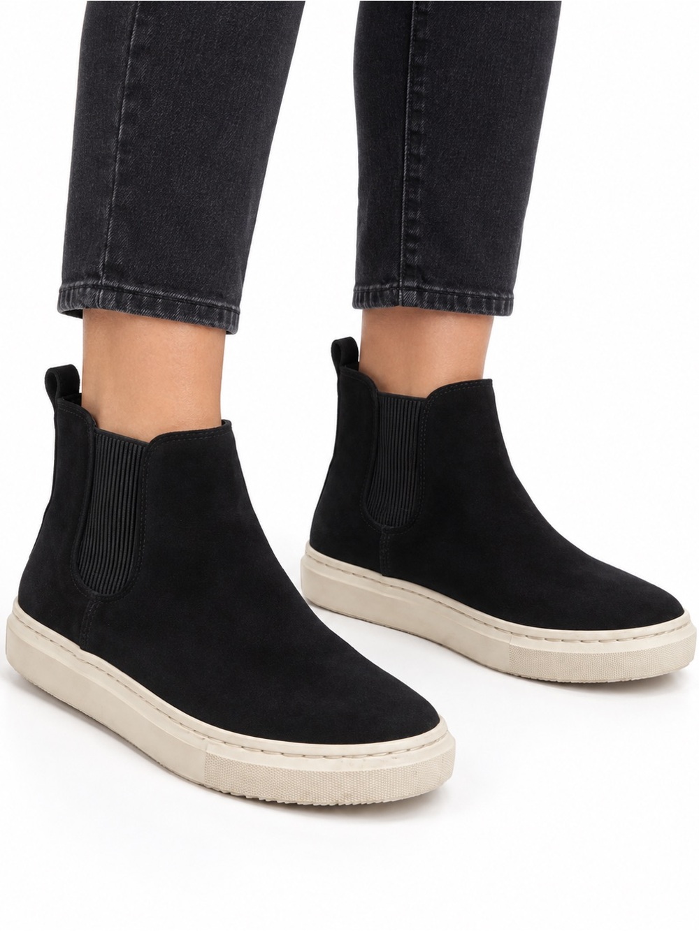 UGG Vintage Y2K Alameda Chelsea Black Suede Boots Women’s Size 8